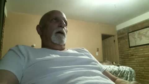 azjohnny online show from April 7, 2:27 am