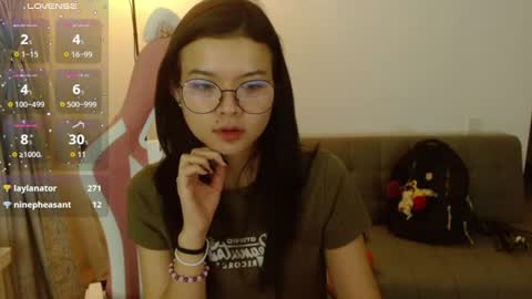 Azu  online show from July 8, 1:31 am