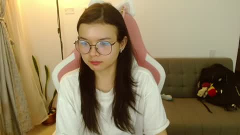 Azu  online show from July 9, 1:21 am