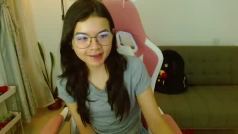 Azu  online show from July 21, 12:03 am