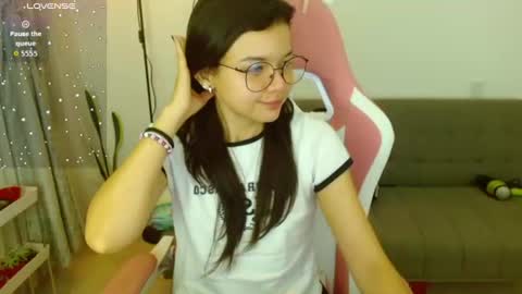 Azu  online show from July 22, 1:41 am