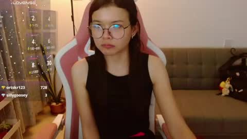 Azu  online show from July 29, 2:29 am