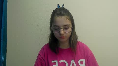 azumi_chan_ online show from April 5, 1:57 am