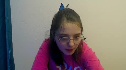 azumi_chan_ online show from April 5, 5:15 am