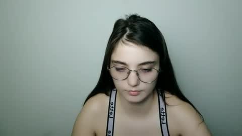 azumi_chan_ online show from August 13, 12:24 am