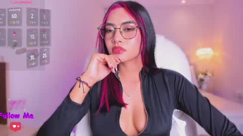 Azura online show from August 5, 11:25 pm