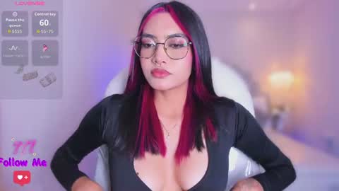 Azura online show from August 10, 10:33 pm