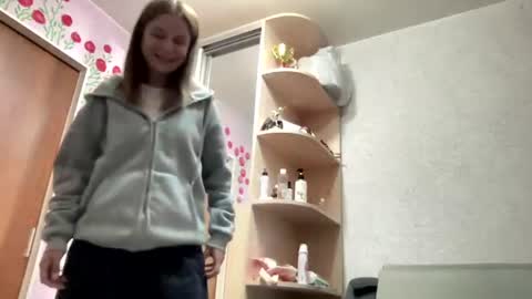 Niki online show from August 8, 9:37 pm