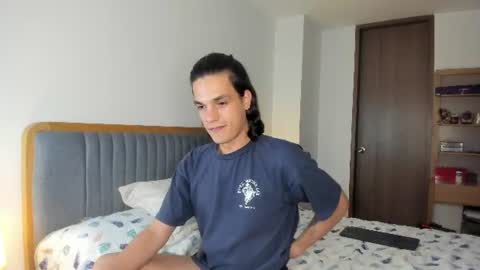 b0yberry online show from August 2, 3:46 am