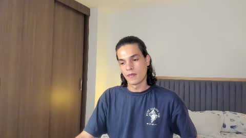 b0yberry online show from August 2, 5:47 am