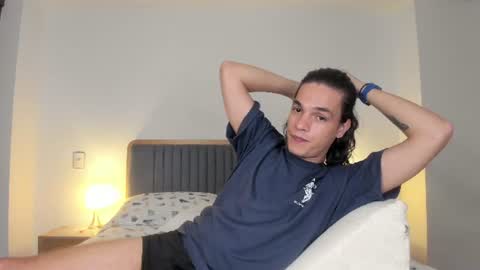 b0yberry online show from August 2, 7:59 am