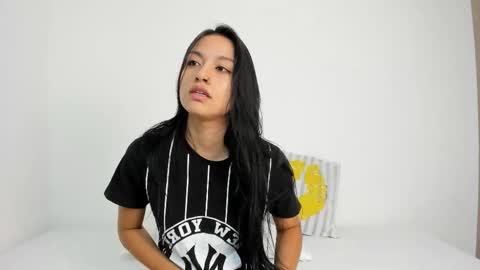 Samantha Reyes online show from March 25, 6:08 am