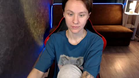 baby_kitte online show from August 12, 4:04 am