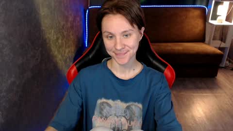 baby_kitte online show from August 12, 5:10 am