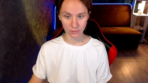 baby_kitte online show from August 12, 8:27 am