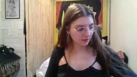 babydemon6 online show from August 6, 7:13 pm