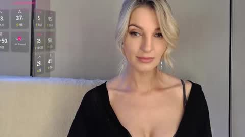 Kate online show from August 1, 3:29 pm
