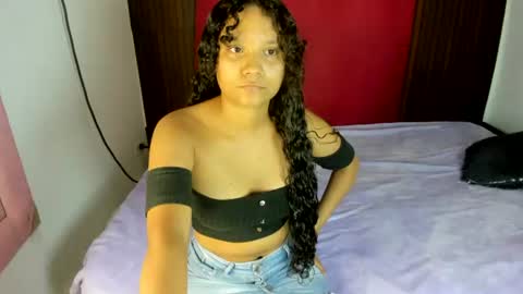 babylatinhot11 online show from June 14, 7:22 pm