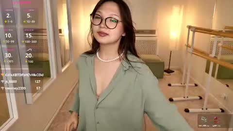 babylilly_ online show from August 8, 6:52 pm