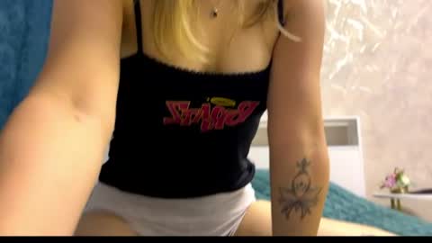 babyy_miley online show from July 25, 10:25 pm