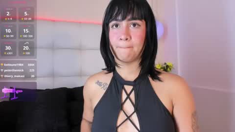 daya independent model online show from August 15, 8:29 am
