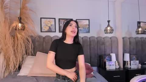 bad__girll_ online show from August 4, 9:06 am