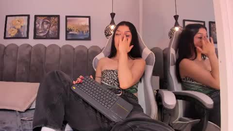 bad__girll_ online show from August 5, 6:39 pm