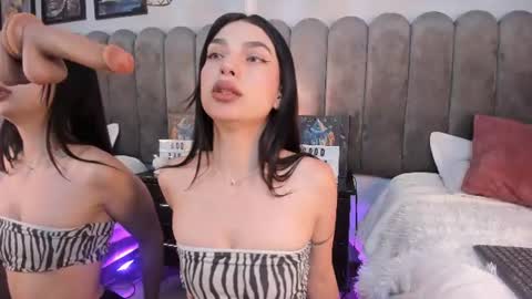bad__girll_ online show from August 12, 5:04 pm