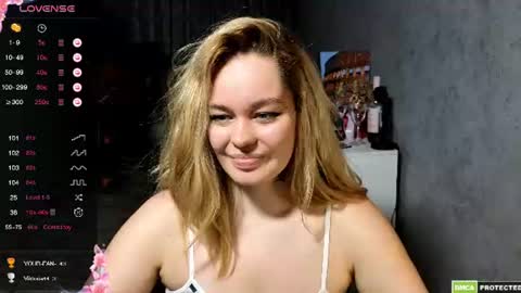 Lina online show from July 4, 9:50 pm