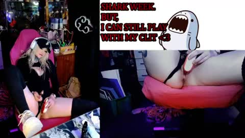 badd0ll online show from August 11, 1:57 pm