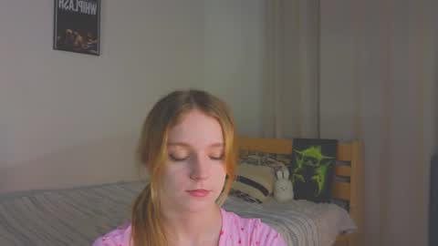 Kate online show from August 8, 6:19 pm