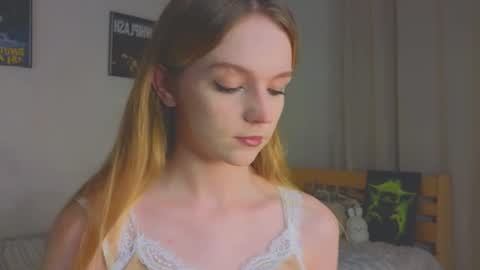 Kate online show from August 9, 5:03 pm