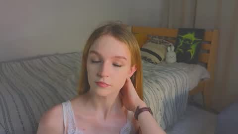 Kate online show from August 9, 6:09 pm
