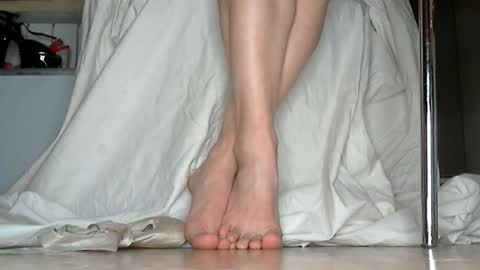 balletfeet_queen online show from August 10, 8:10 pm