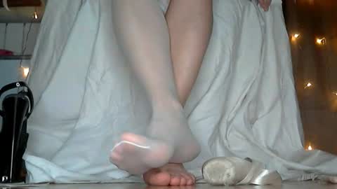 balletfeet_queen online show from August 11, 6:43 pm
