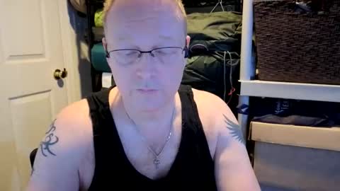 baltomoron69 online show from May 25, 1:35 pm