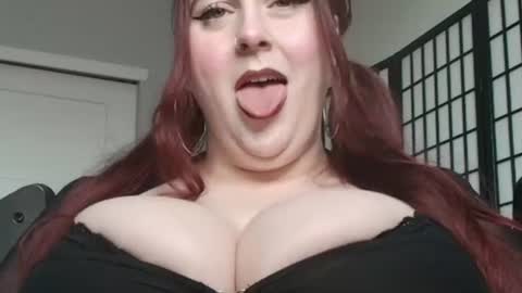 bambixxlynn online show from August 3, 10:50 pm