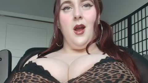 bambixxlynn online show from August 17, 11:21 pm