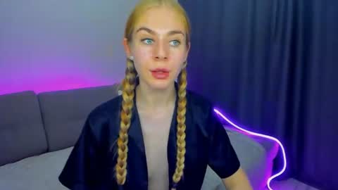 BarbaraChic online show from July 23, 3:25 pm