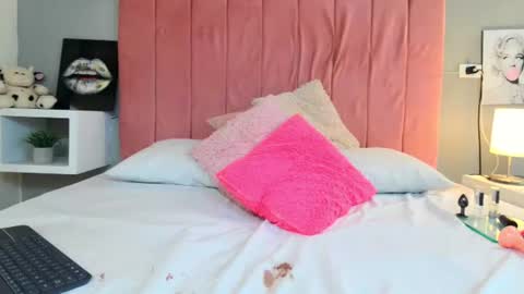 Barbie lorens online show from August 4, 4:15 pm