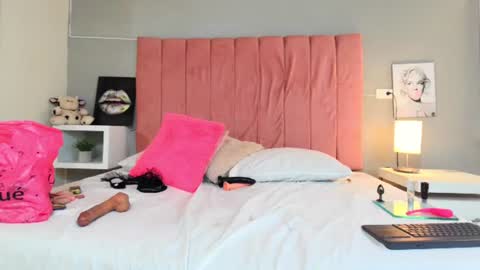 Barbie lorens online show from August 14, 2:21 pm