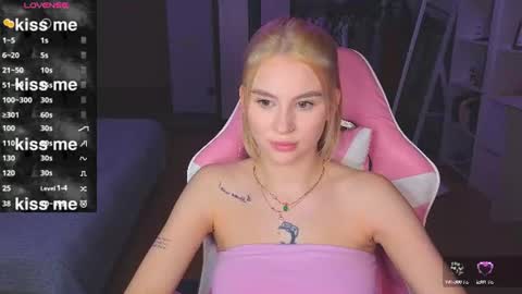 Eva online show from August 6, 4:06 pm