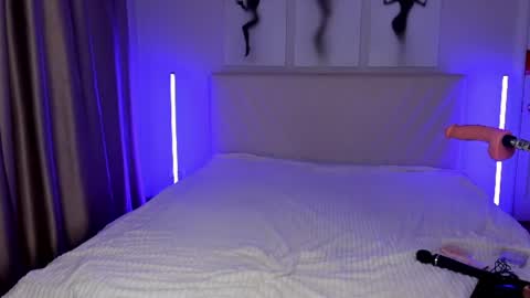 Im Emma online show from August 9, 9:38 pm