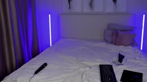 Im Emma online show from August 15, 12:58 am