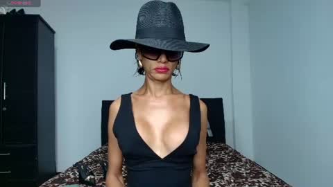 DAHIANNA BELTRAN online show from July 13, 8:47 pm
