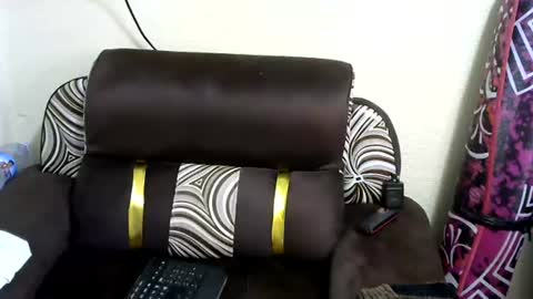 bashlouis1 online show from August 12, 2:30 pm
