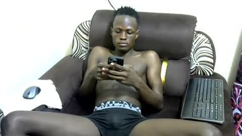 bashlouis1 online show from August 14, 2:32 pm