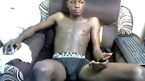 bashlouis1 online show from August 15, 10:52 am