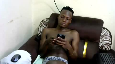 bashlouis1 online show from August 16, 11:58 am