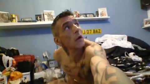 bazzbee1986 online show from September 3, 2:58 am